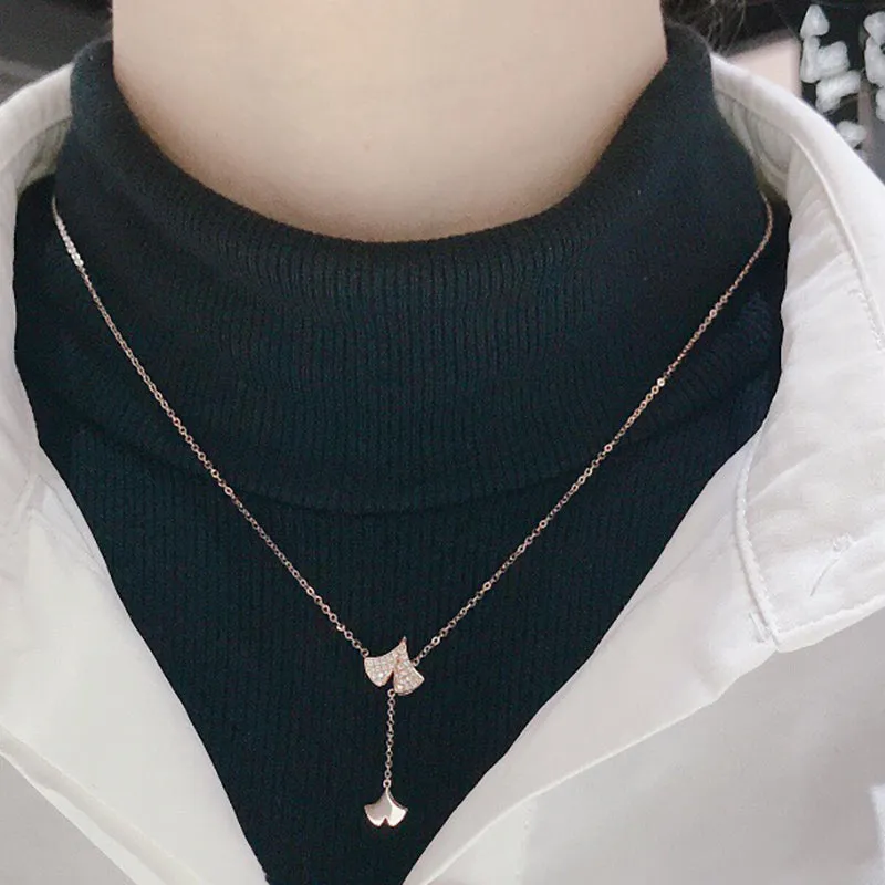 18K Gold 0.09ct Natural Diamond Fashion Exquisite Necklace