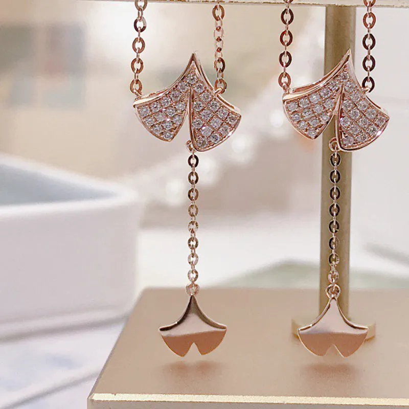18K Gold 0.09ct Natural Diamond Fashion Exquisite Necklace