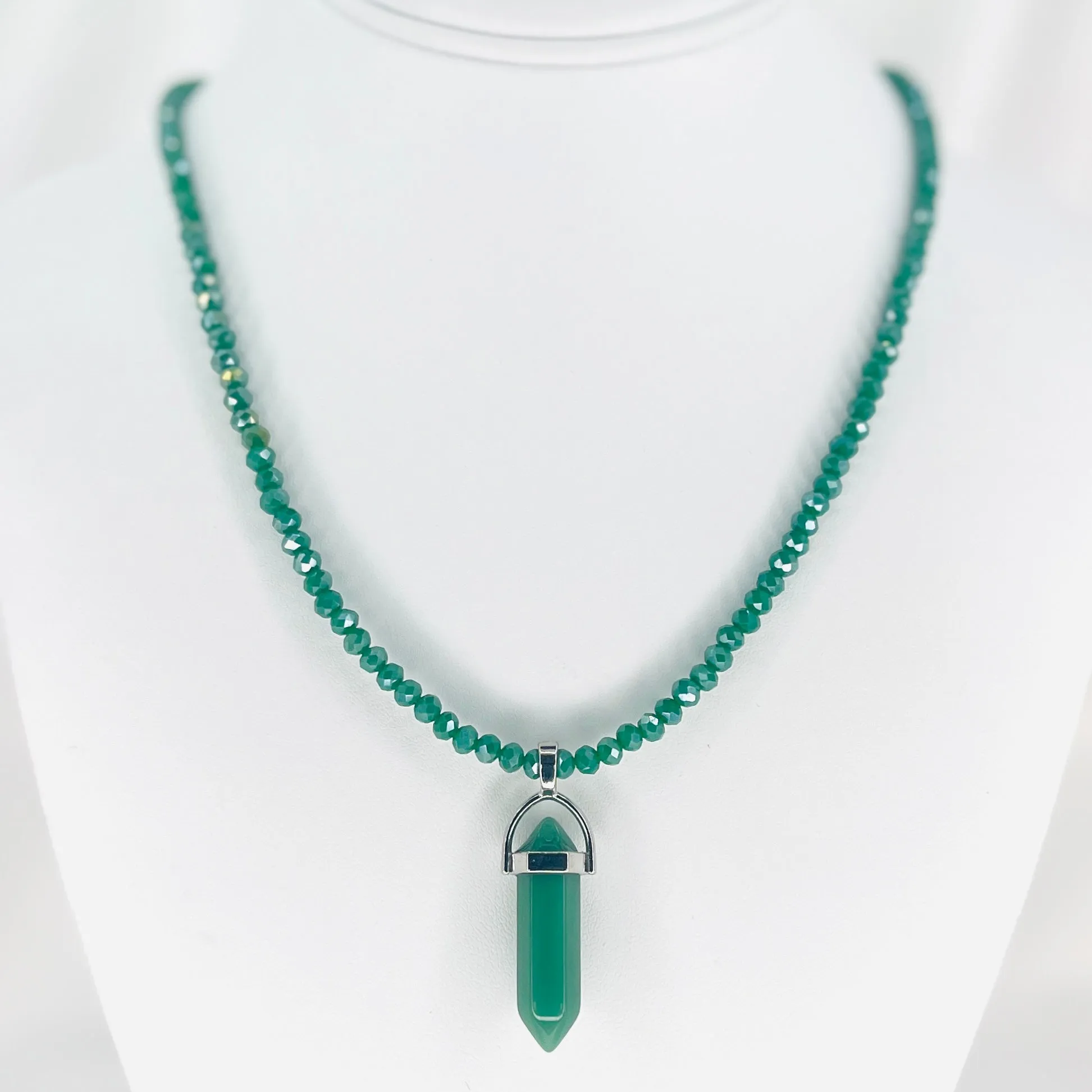 Aventurine Natural Stone Necklace – Elegant and Grounding