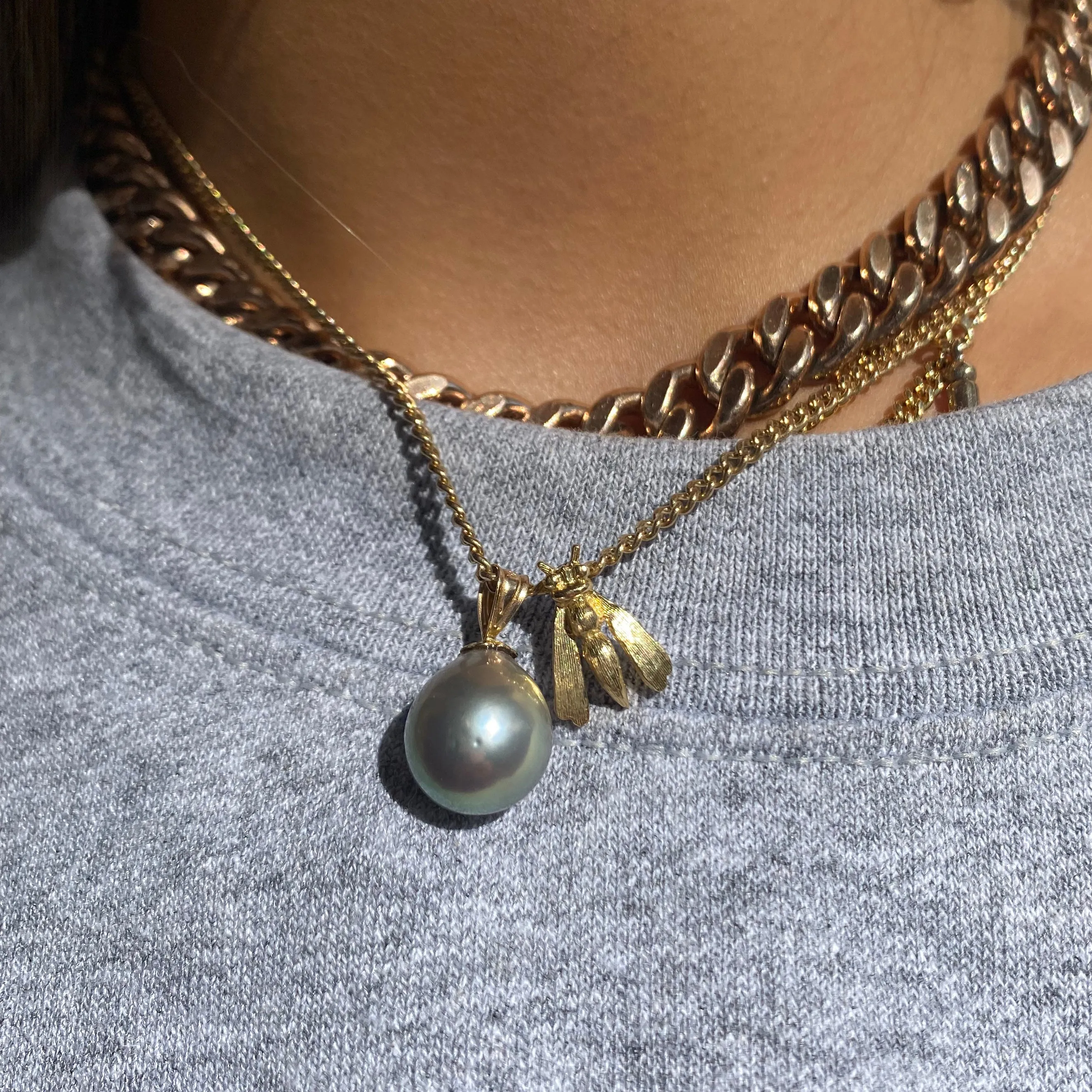 BEE NECKLACE