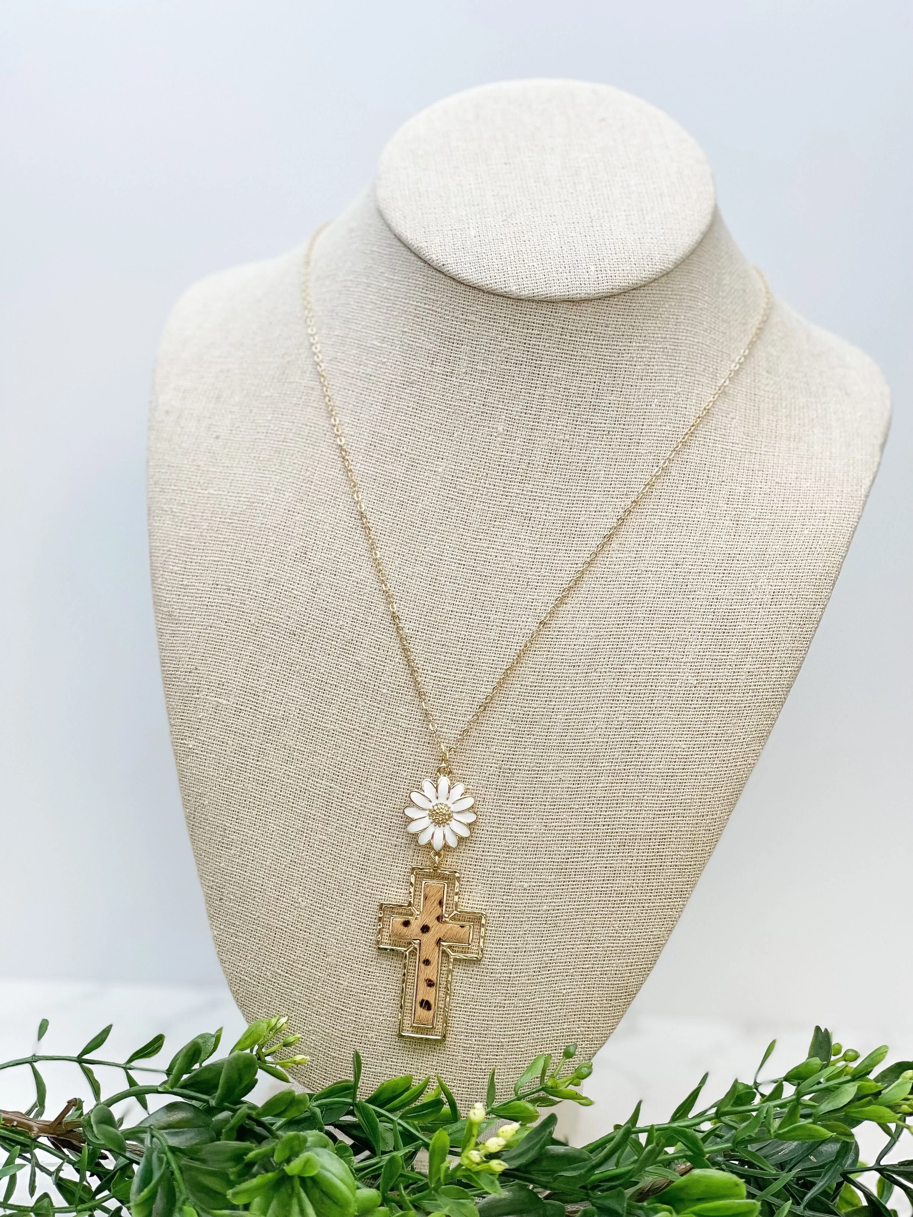 Daisy Cross Pendant Necklace - Spotted