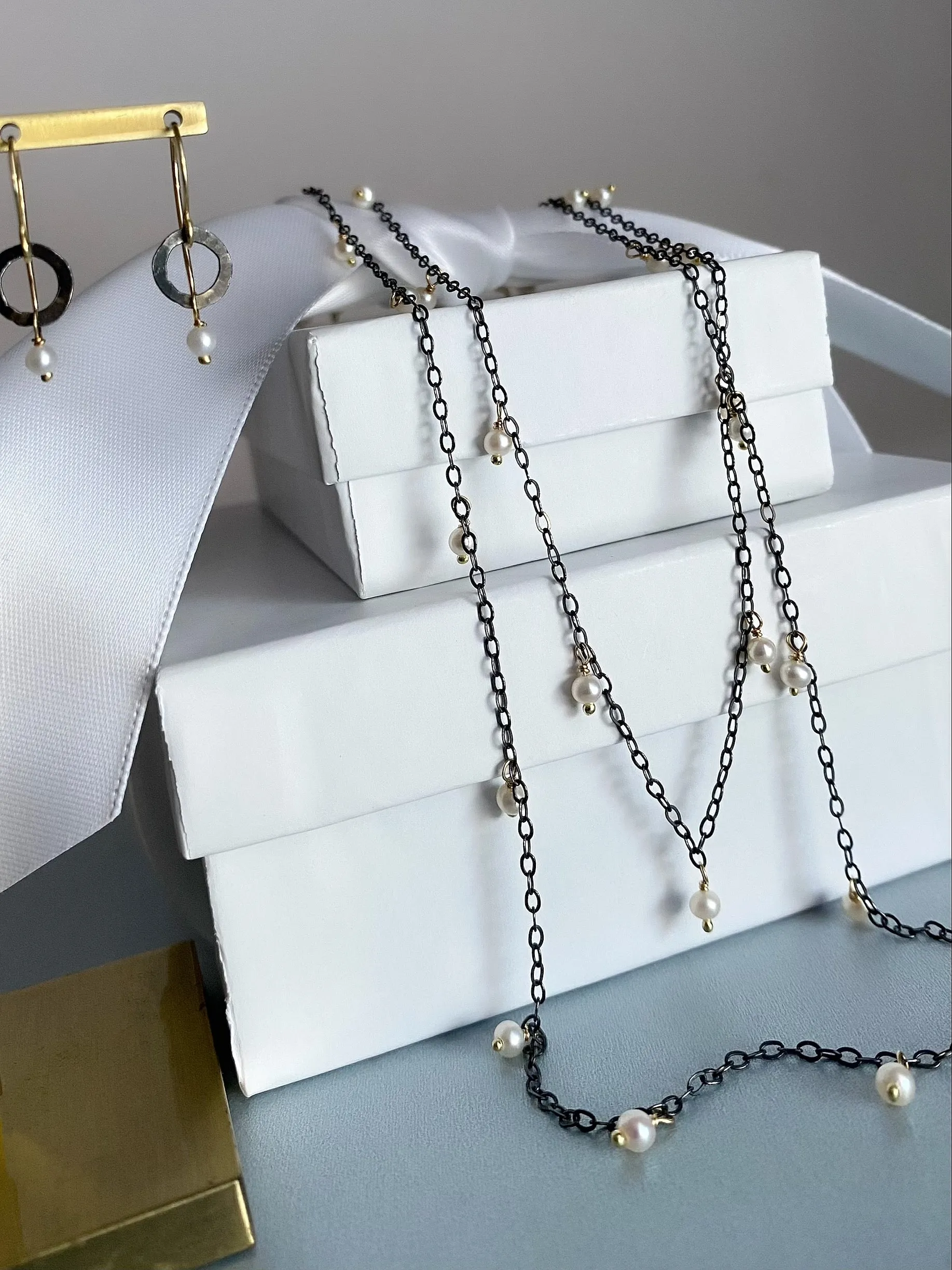 Delicate, scattered Pearl Necklace, Silver & Gold