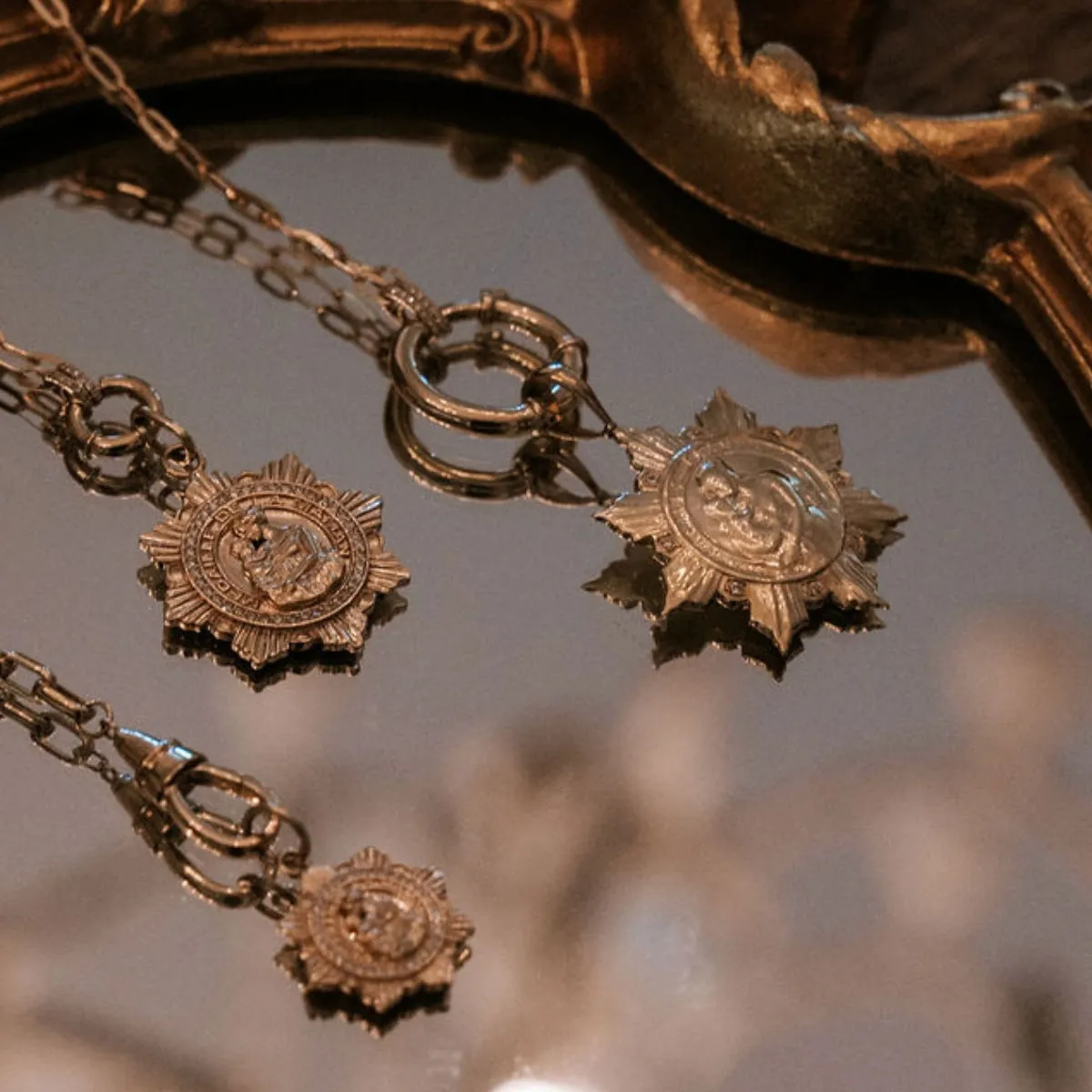 Diamond and Spring Clasp Chain Necklace