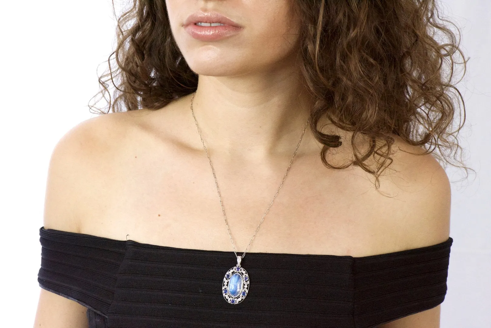 Edwardian 11.80 CTW Moonstone Sapphire Diamond Platinum Pendant Necklace