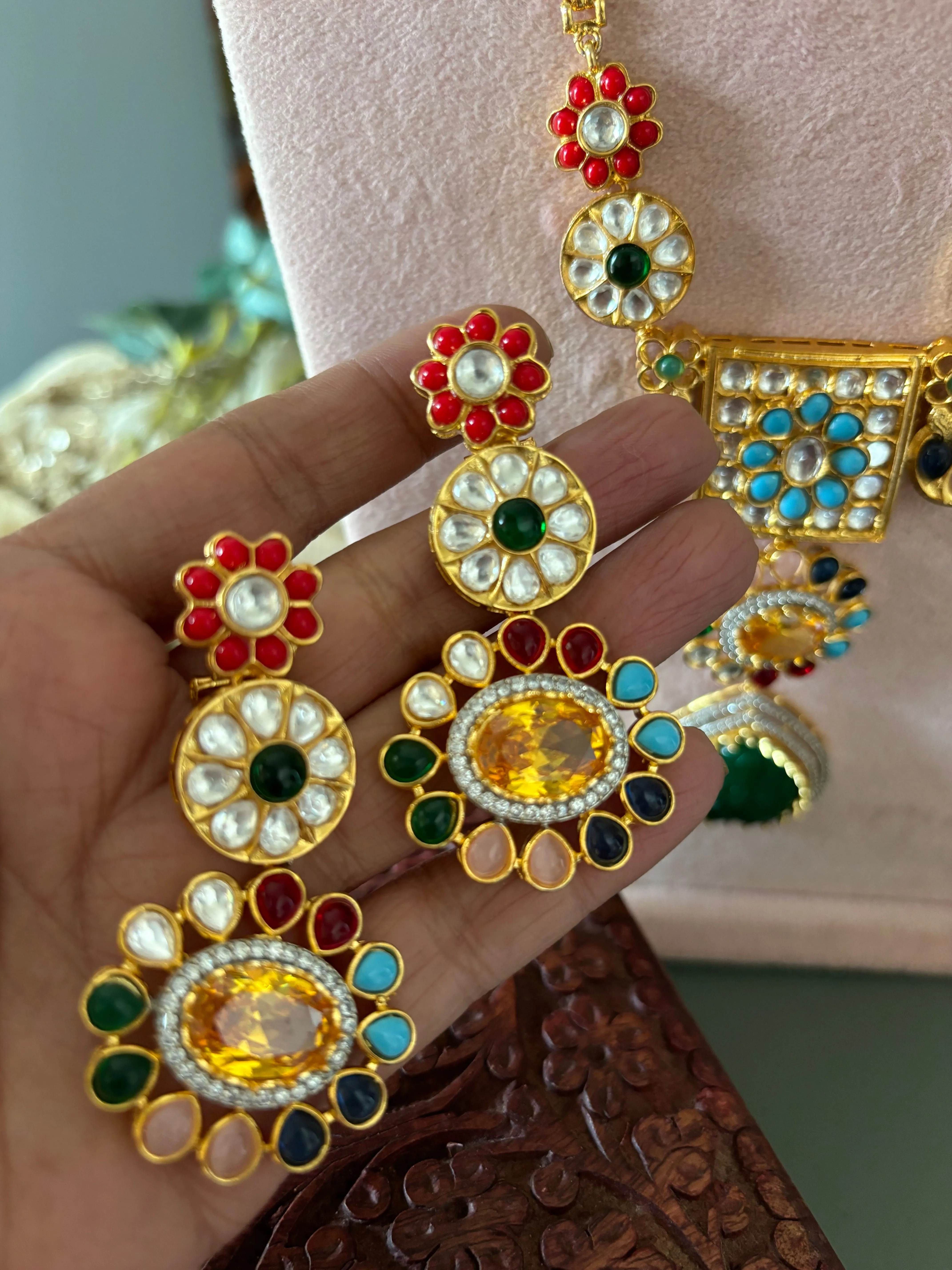 Exquisite Amrapali Fusion Pendant Necklace - Elevate Your Elegance
