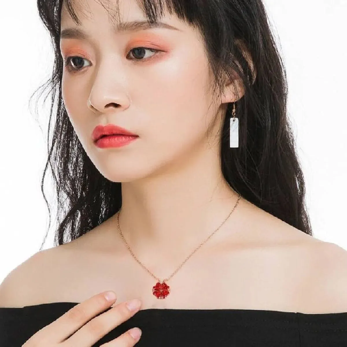 Exquisite Clover Pendant Chain Black and Red Stainless Steel Necklace with Cubic Zirconia Magnet Closure for Women