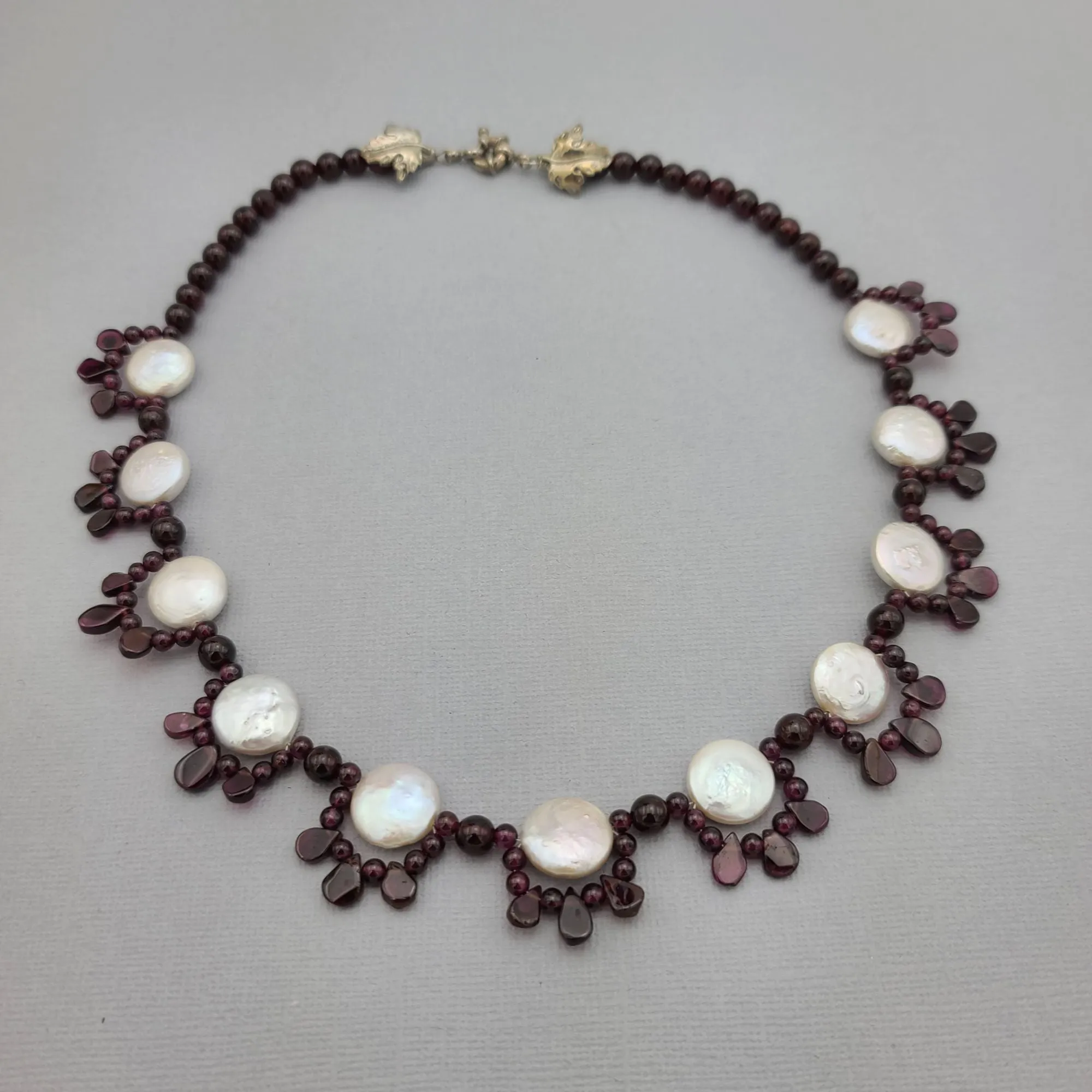 Freshwater Pearl Garnet Beads Necklace.