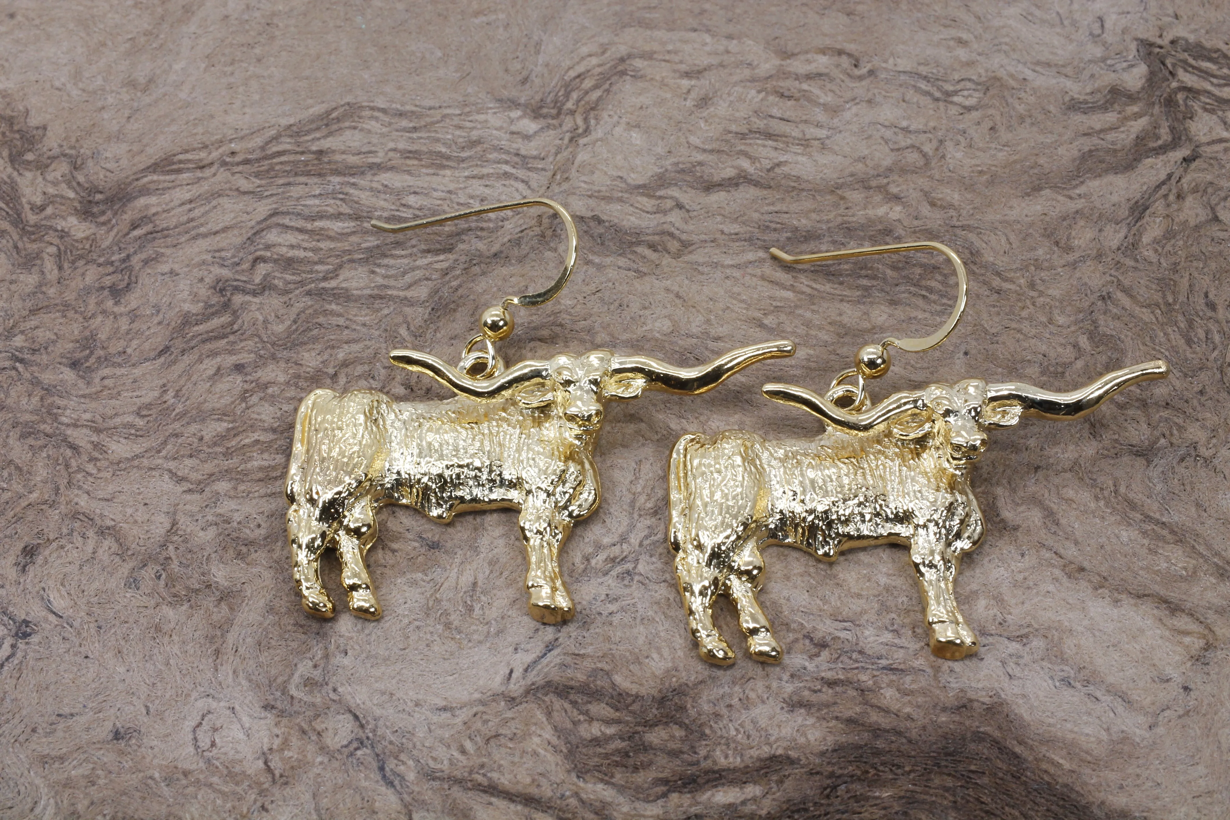 Giant Longhorn Earrings with Large Showy Texas Longhorns in gold vermel