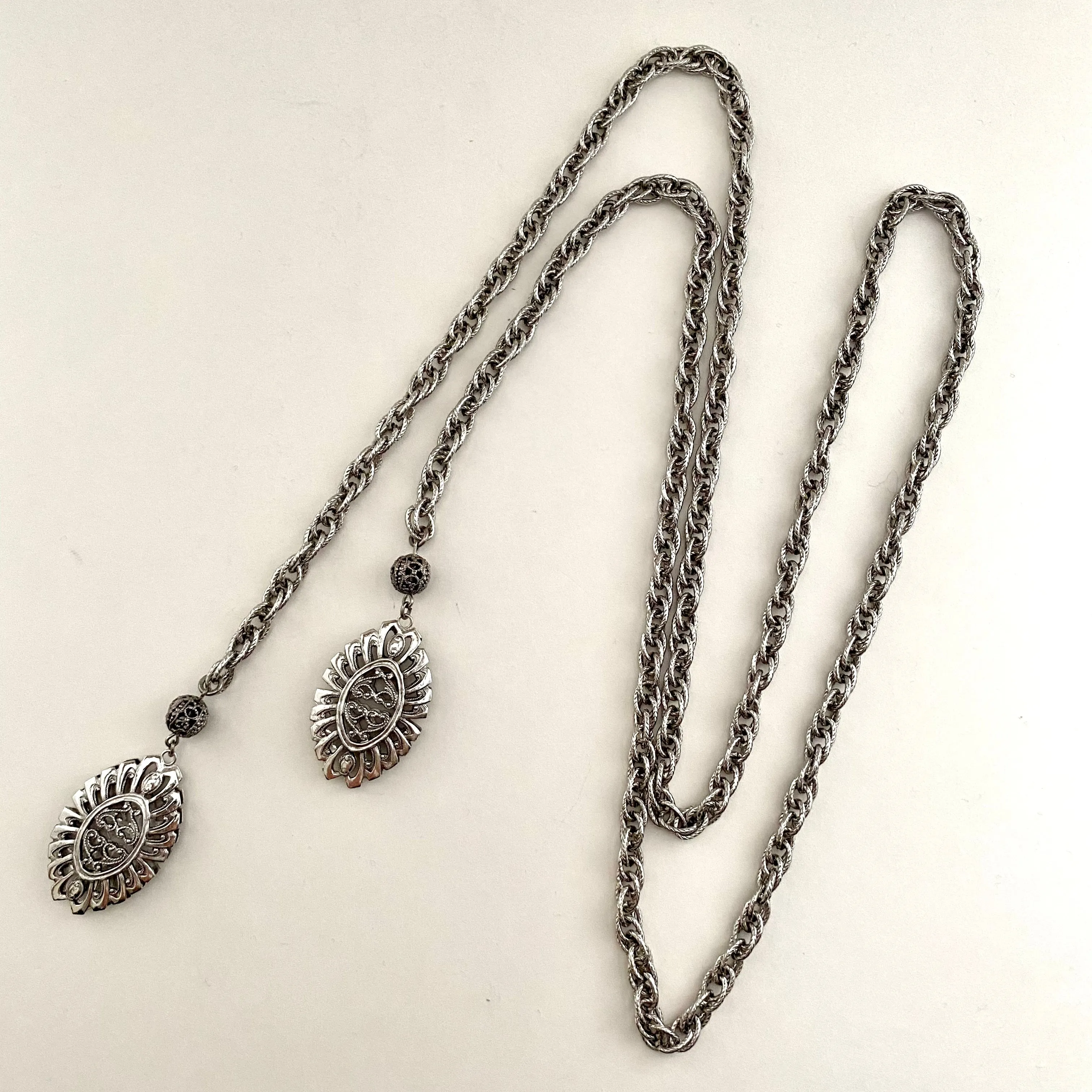 Late 60s/ Early 70s Lariat Chain Necklace