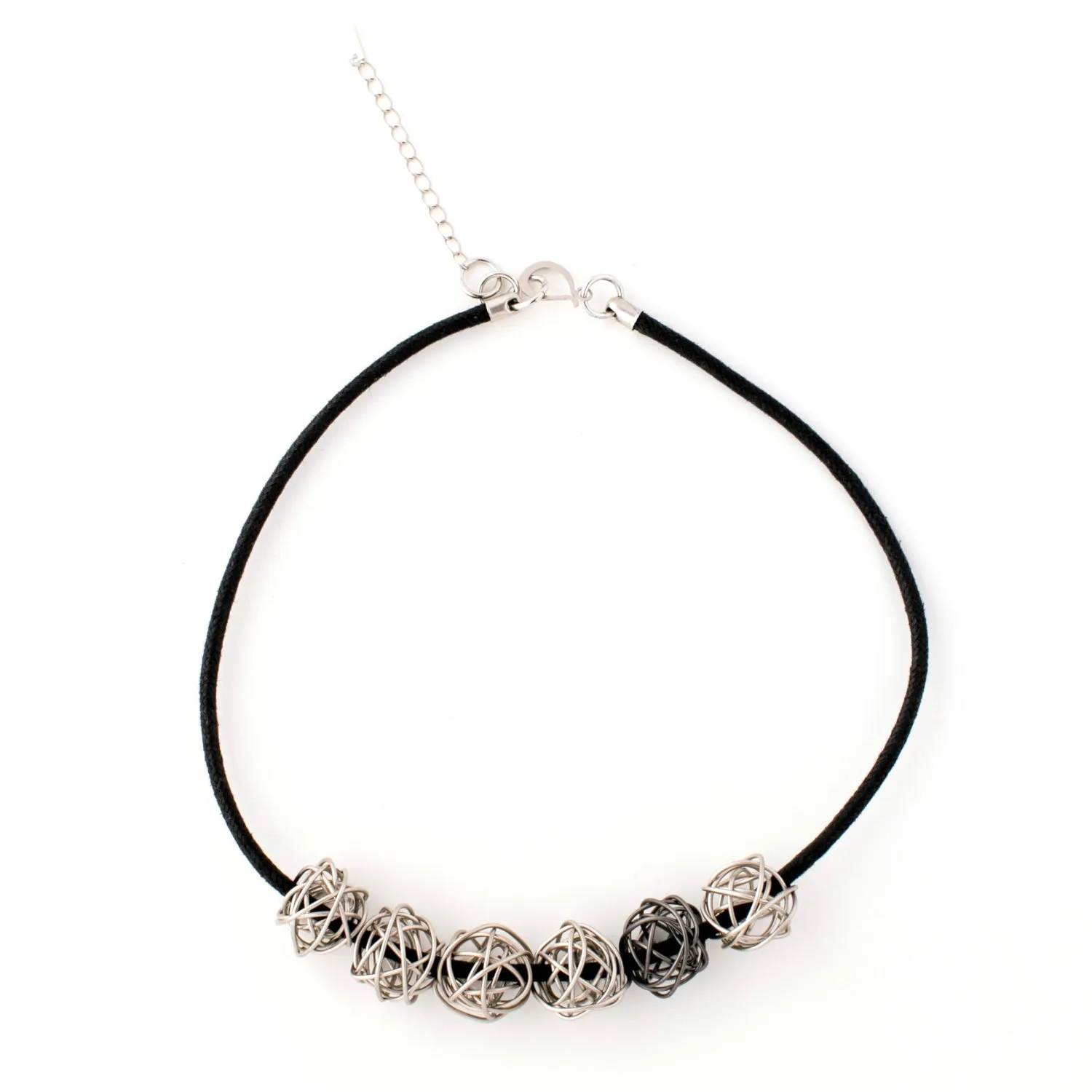 Nancy - Modern silver wire balls collar necklace