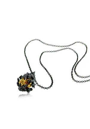 Naphtha Long Necklace Black & Gold
