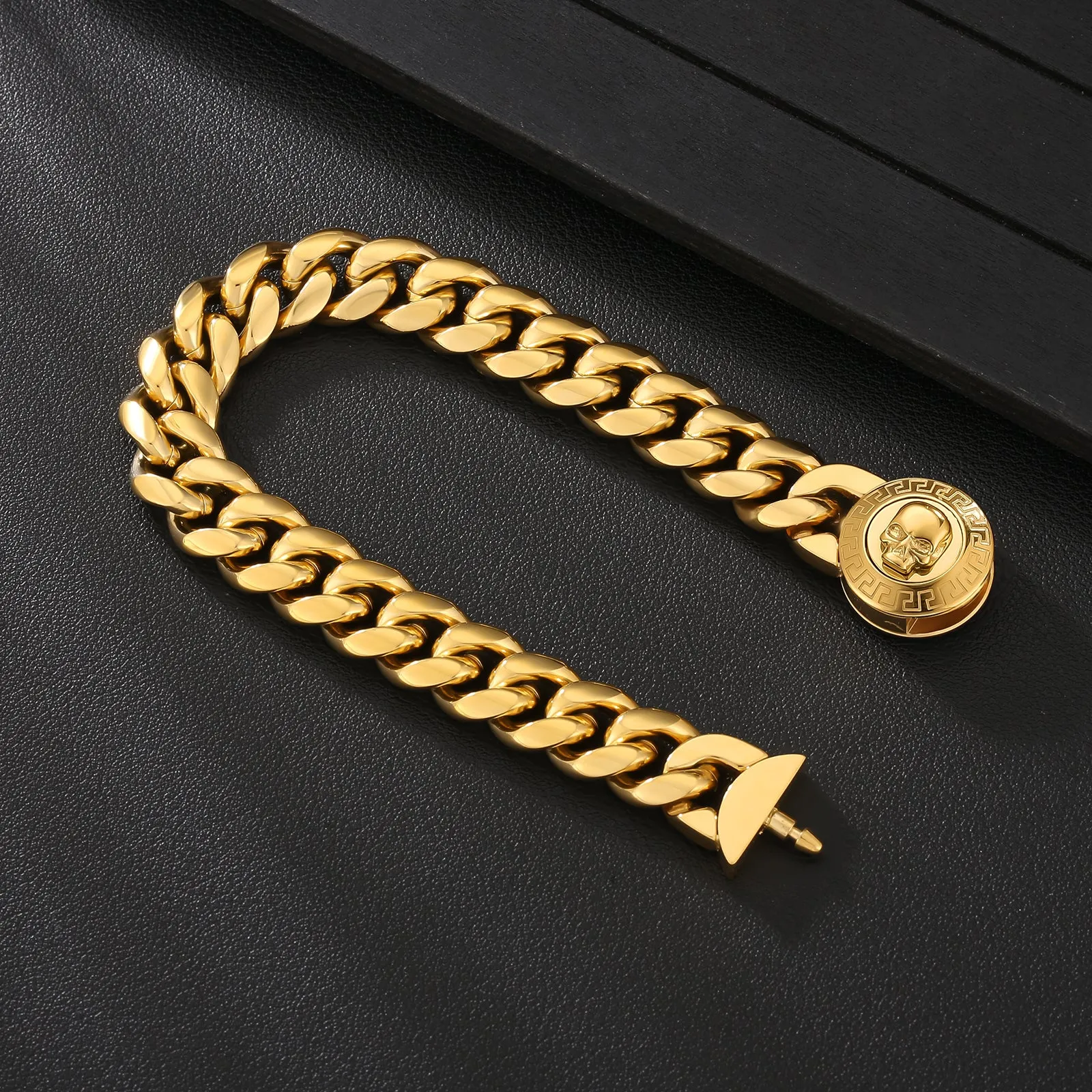 【NEW】12mm Miami Cuban Link Bracelet with SKULL Button Clasp