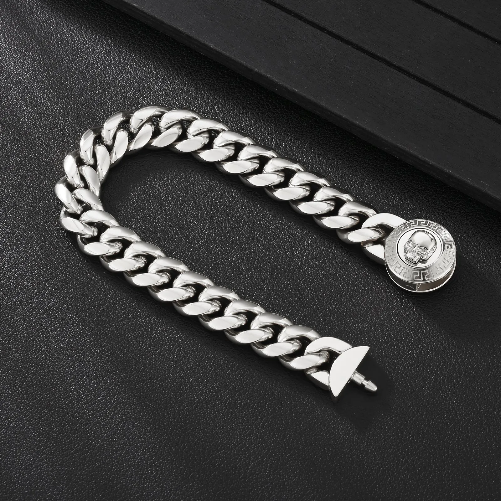 【NEW】12mm Miami Cuban Link Bracelet with SKULL Button Clasp