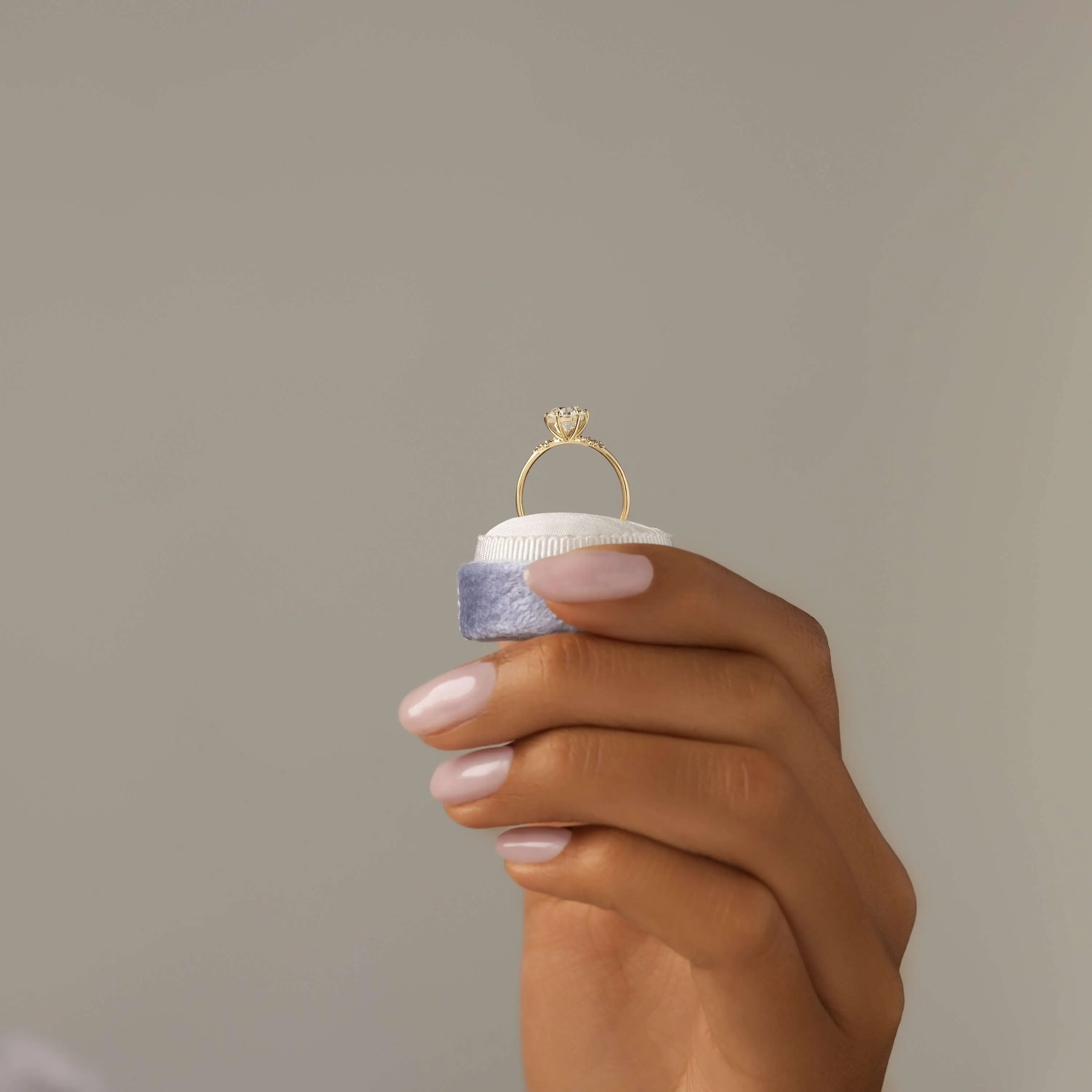 Poppy Seed Ring, Round Cut
