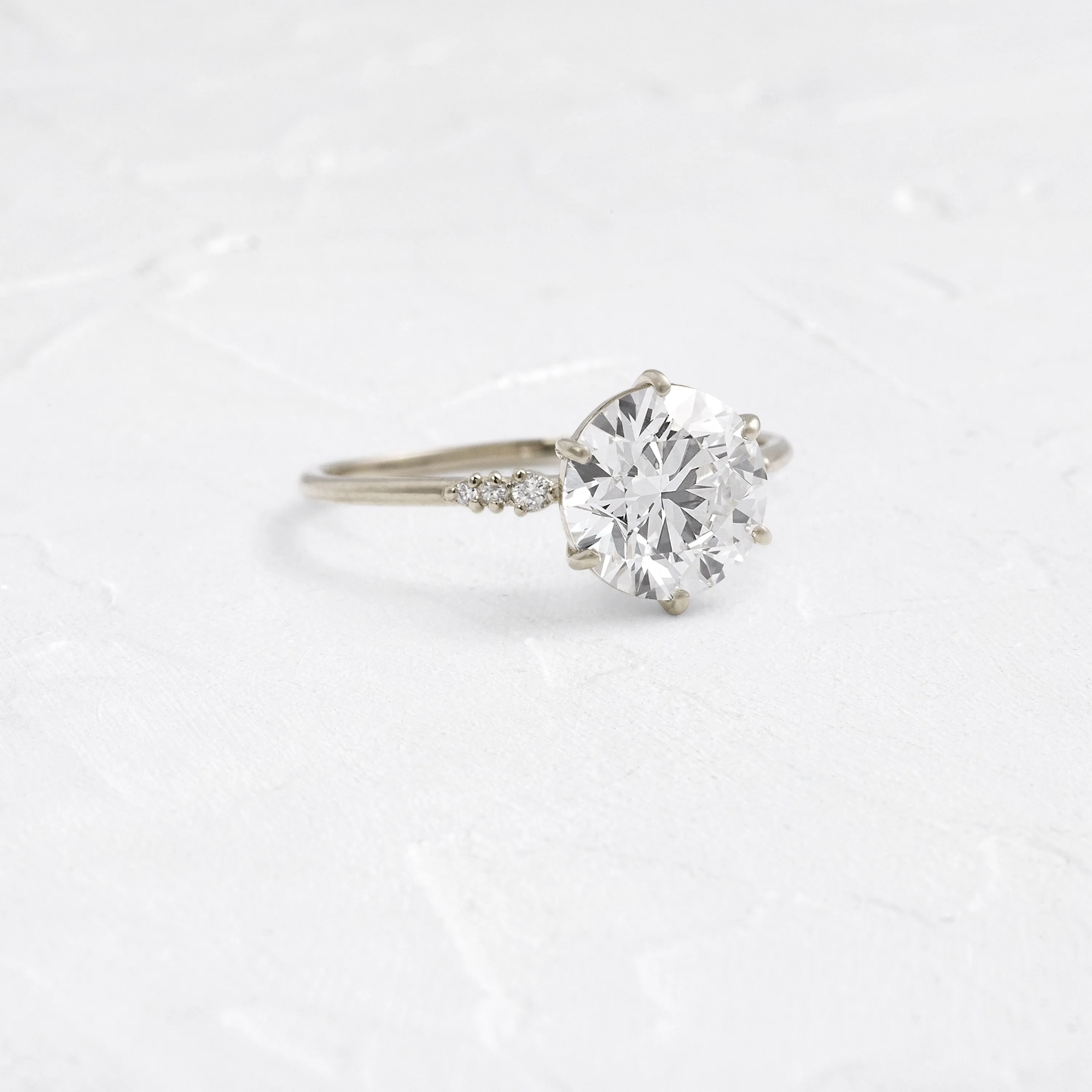 Poppy Seed Ring, Round Cut