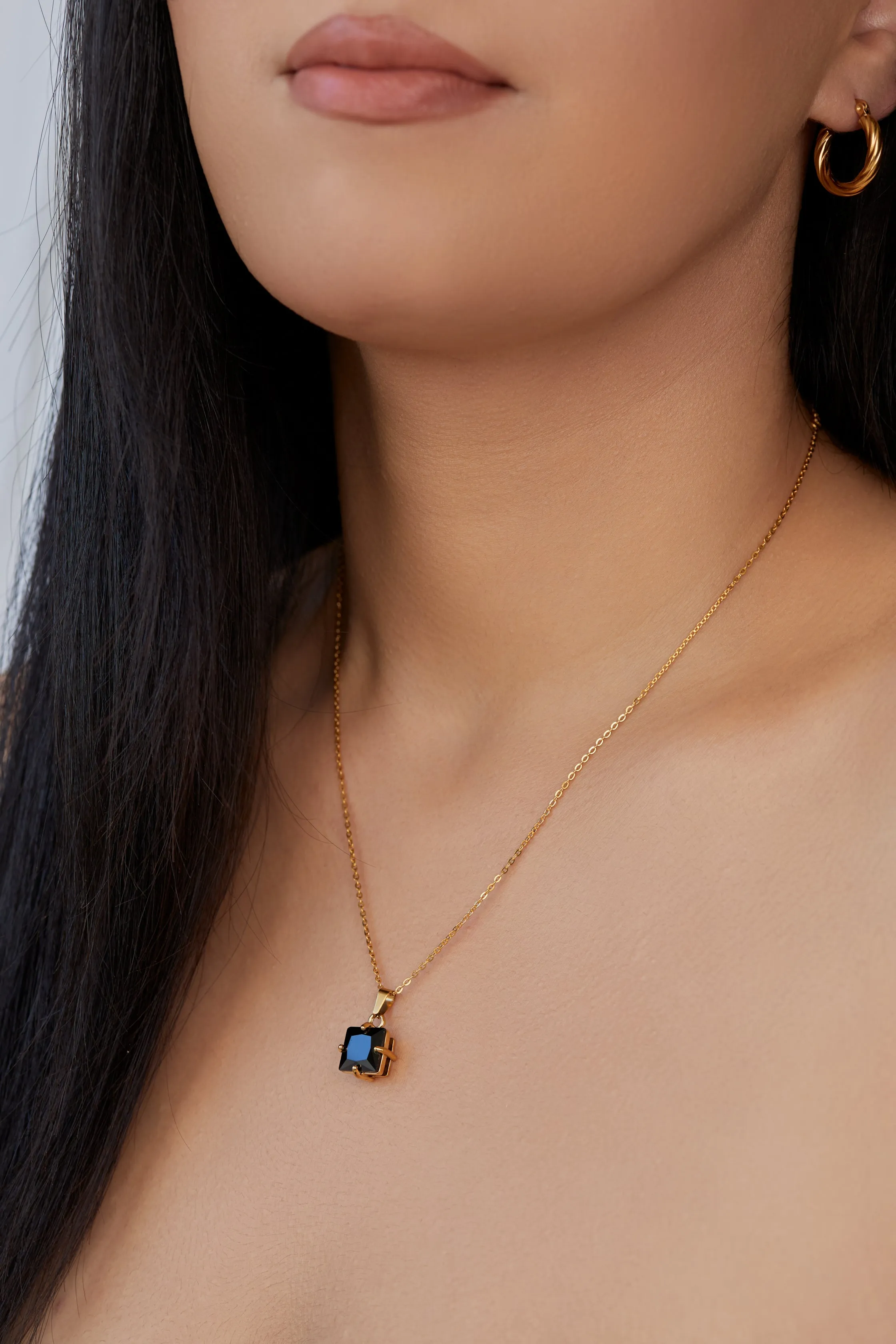 Square Stone Necklace Black