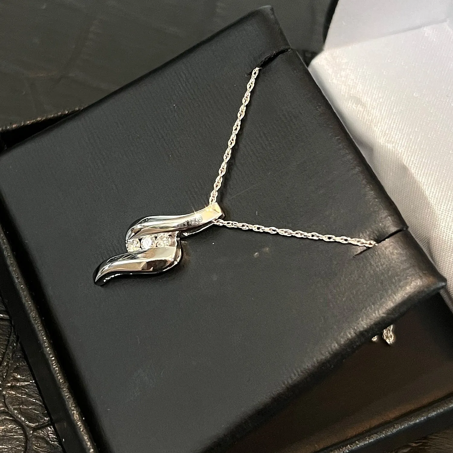 Sterling Silver Elegant Diamond Necklace 0.15 CT