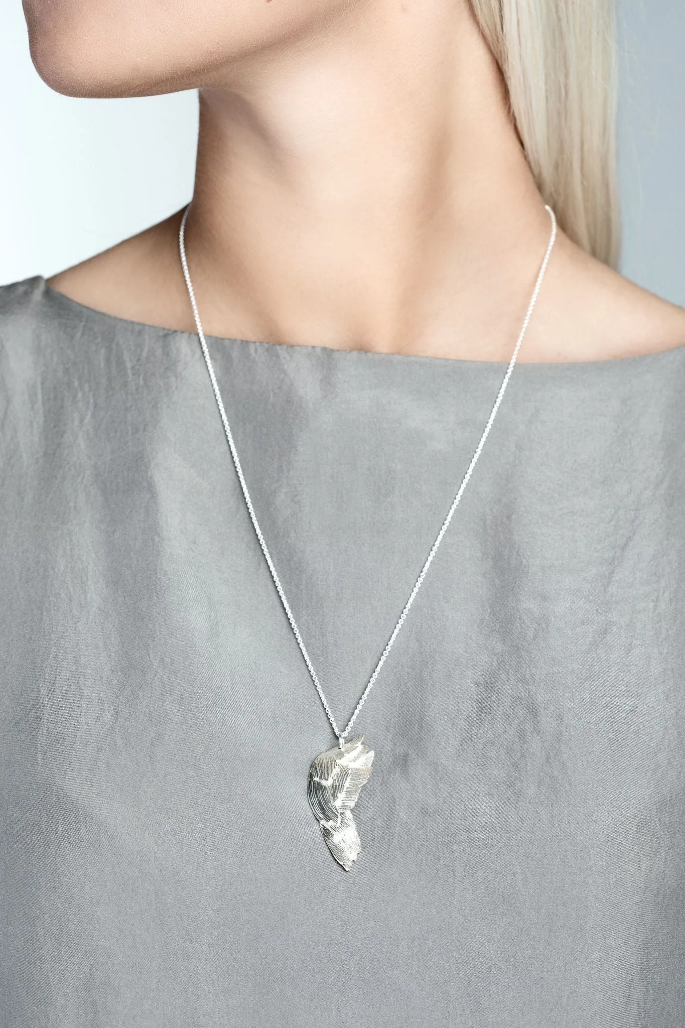 SWAN necklace