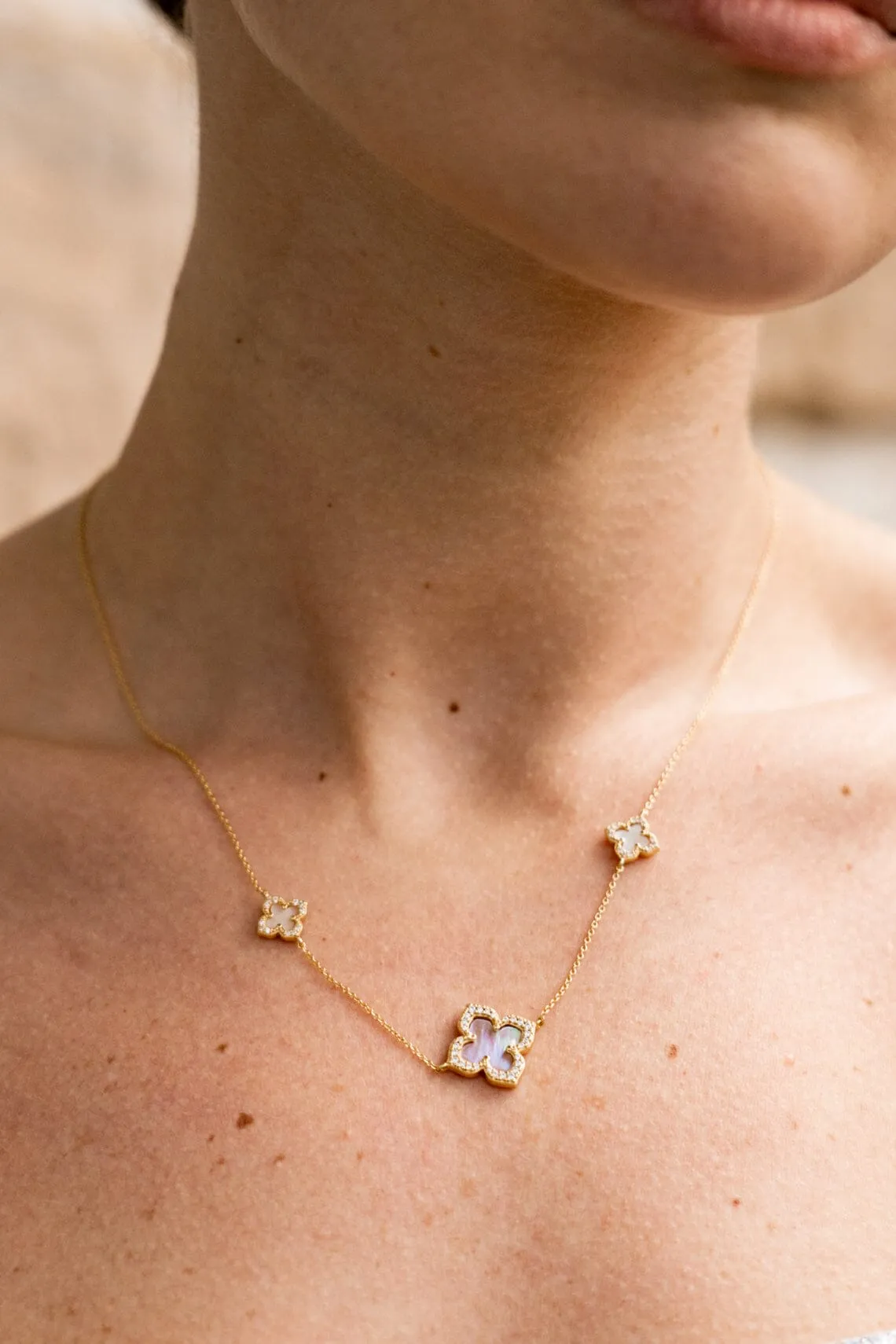 SYDNEY SOIRÉE  FAIRWATER MOTHER OF PEARL DELUXE NECKLACE GOLD