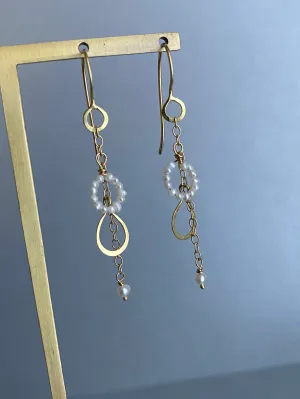 The Short Pearl Circle & Petal Drop Earring, 18k Gold