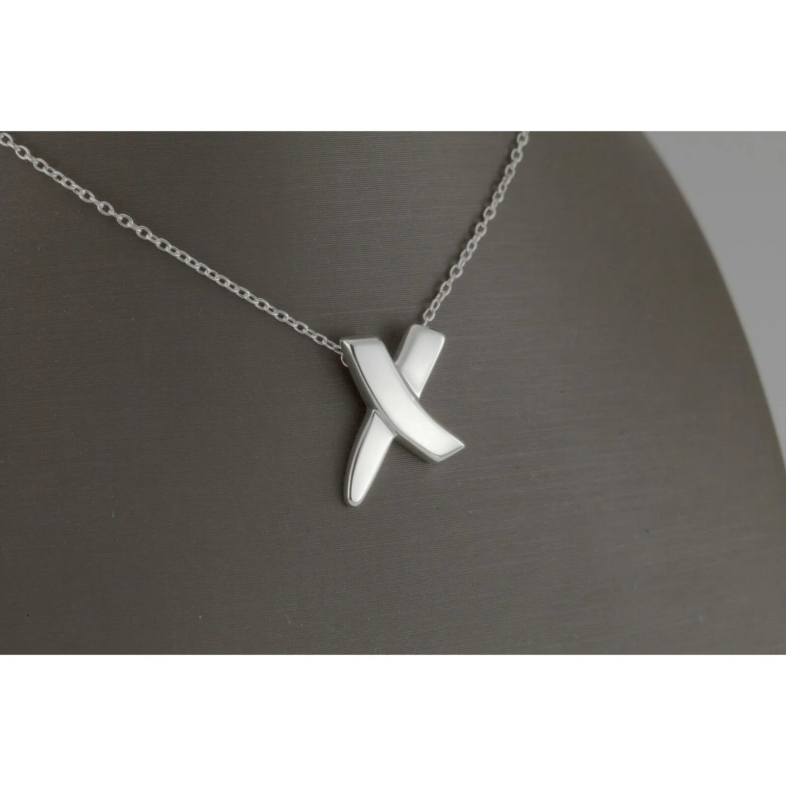 Tiffany & Co. Sterling Silver Paloma Picasso X Kiss Pendant Necklace 16" Chain