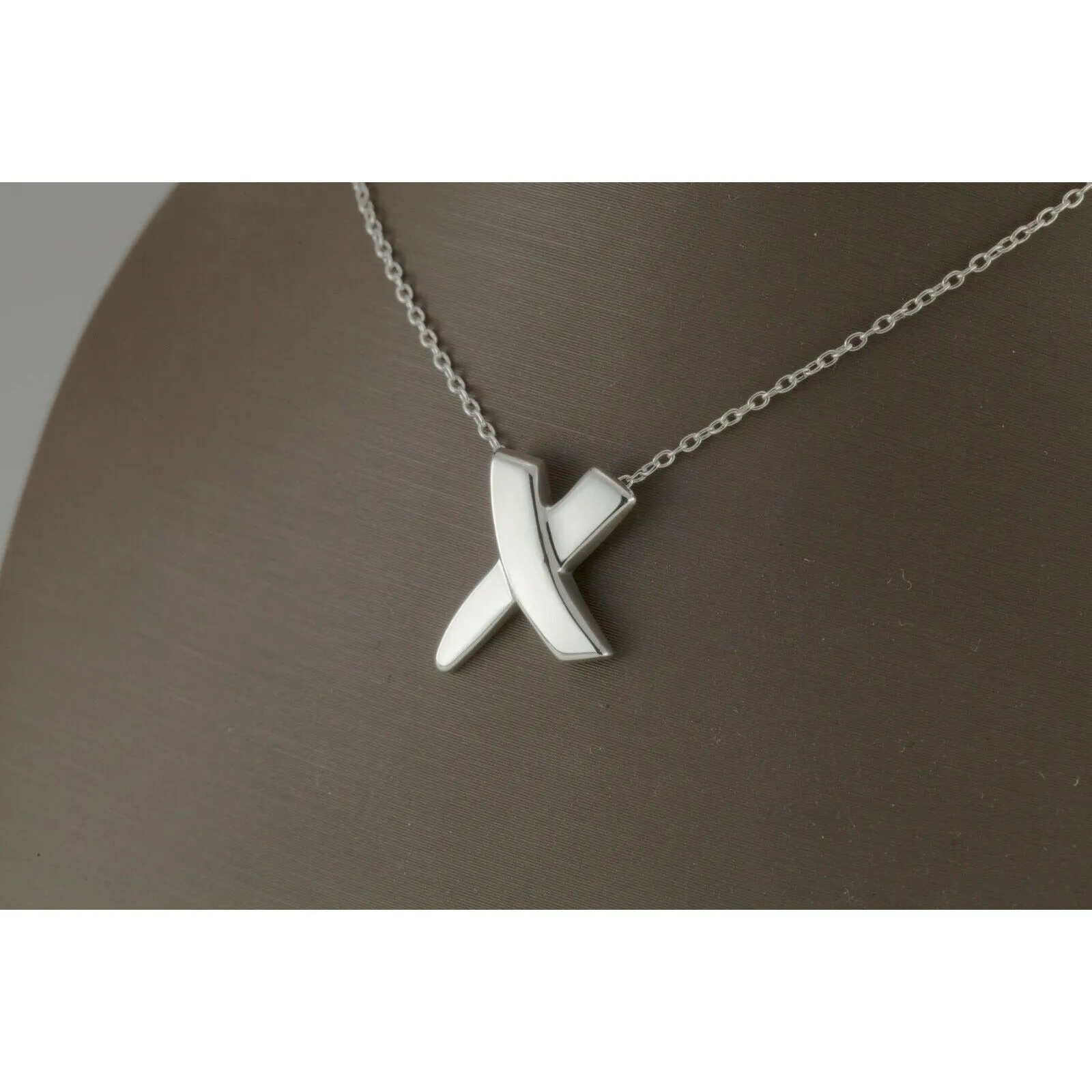 Tiffany & Co. Sterling Silver Paloma Picasso X Kiss Pendant Necklace 16" Chain