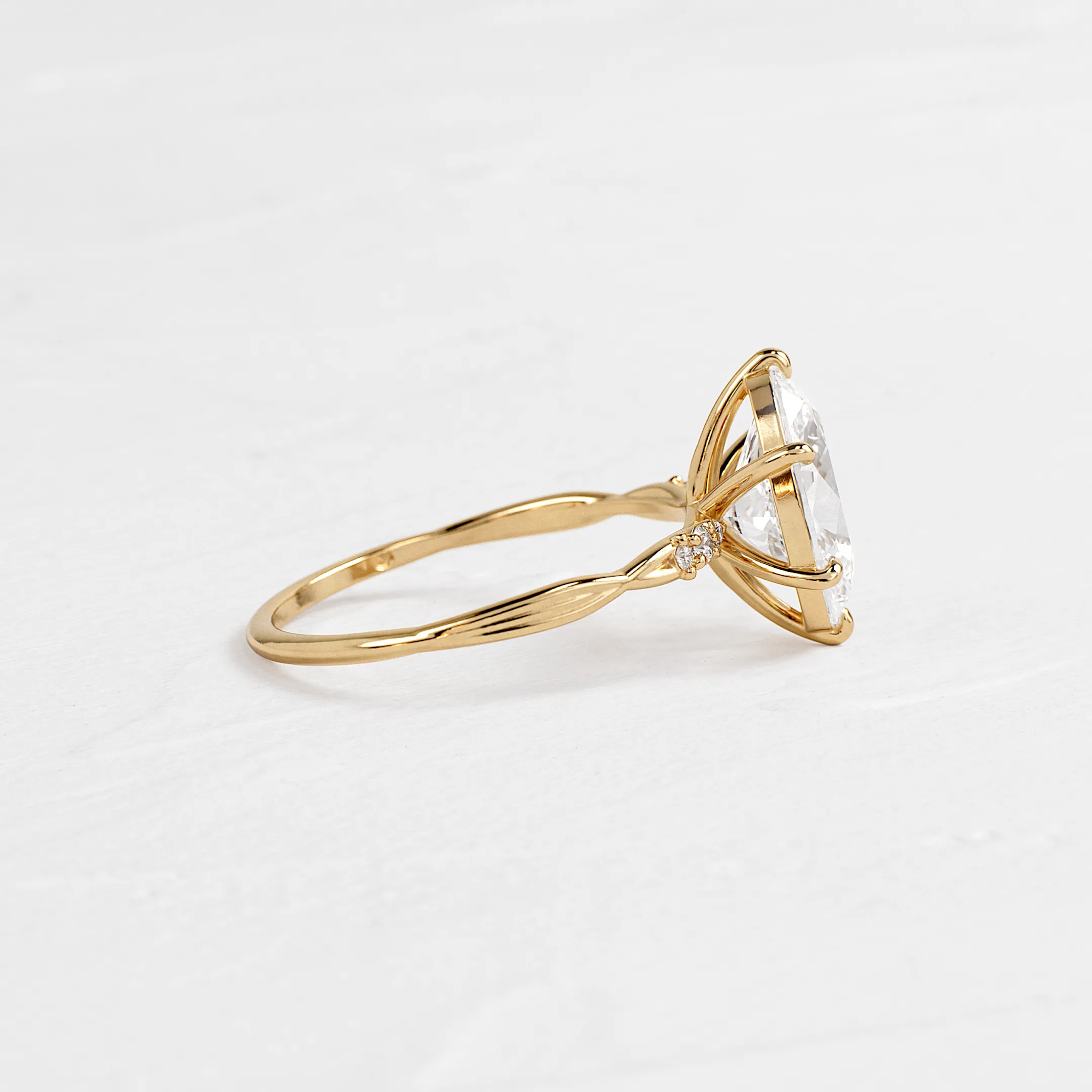 Trestle Ring, Oval Cut