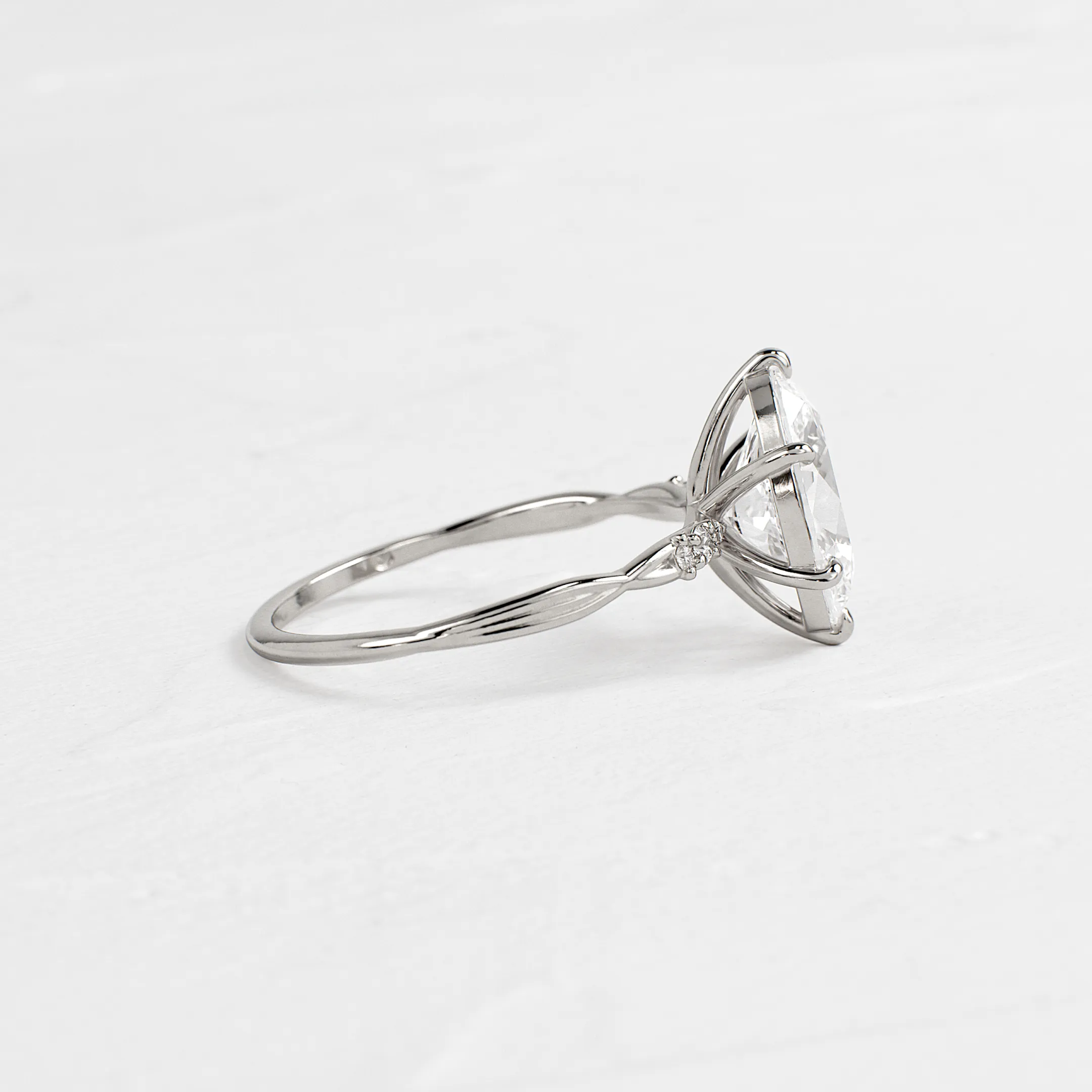 Trestle Ring, Oval Cut