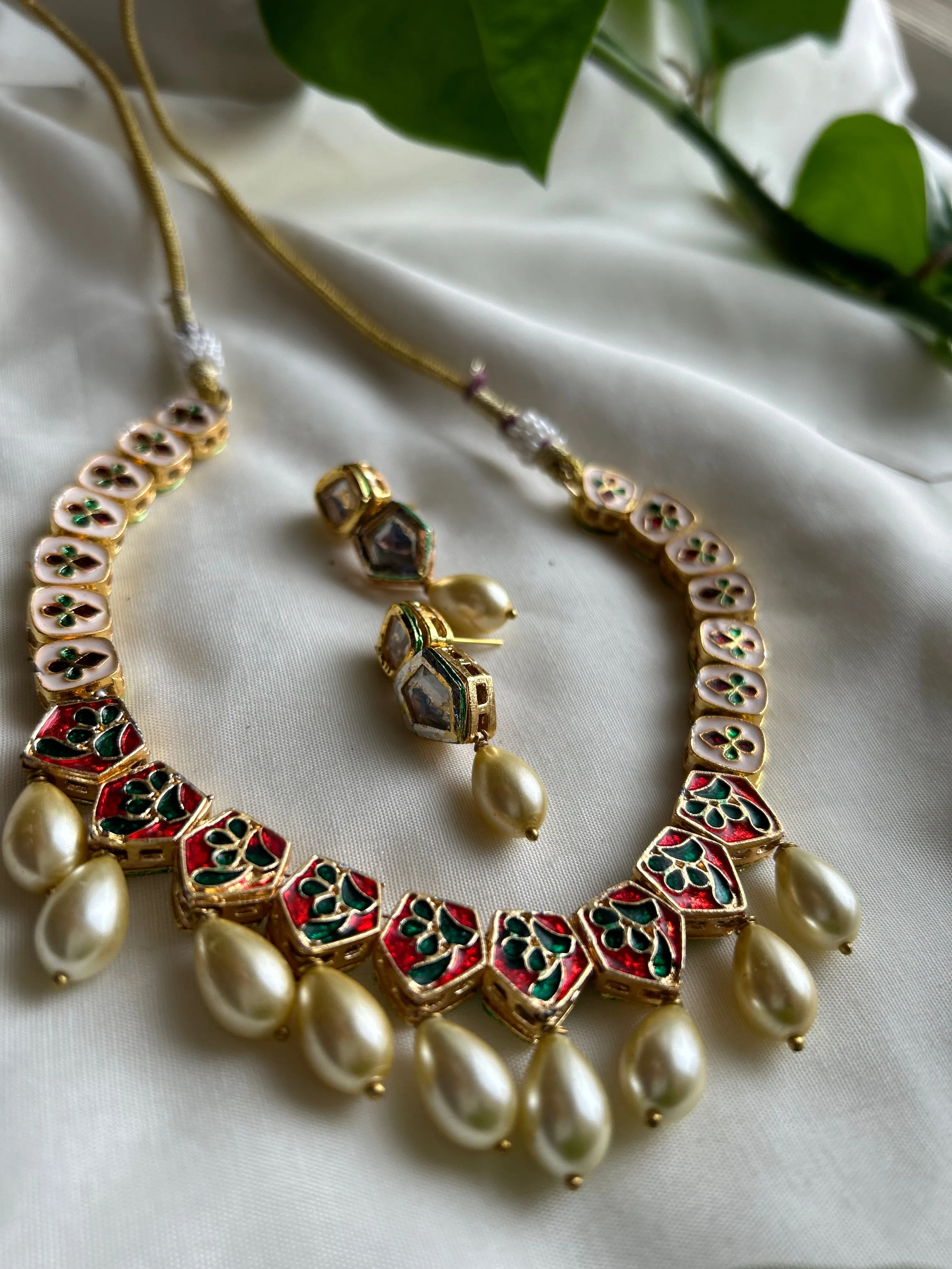 White Pearl Kundan Necklace Set