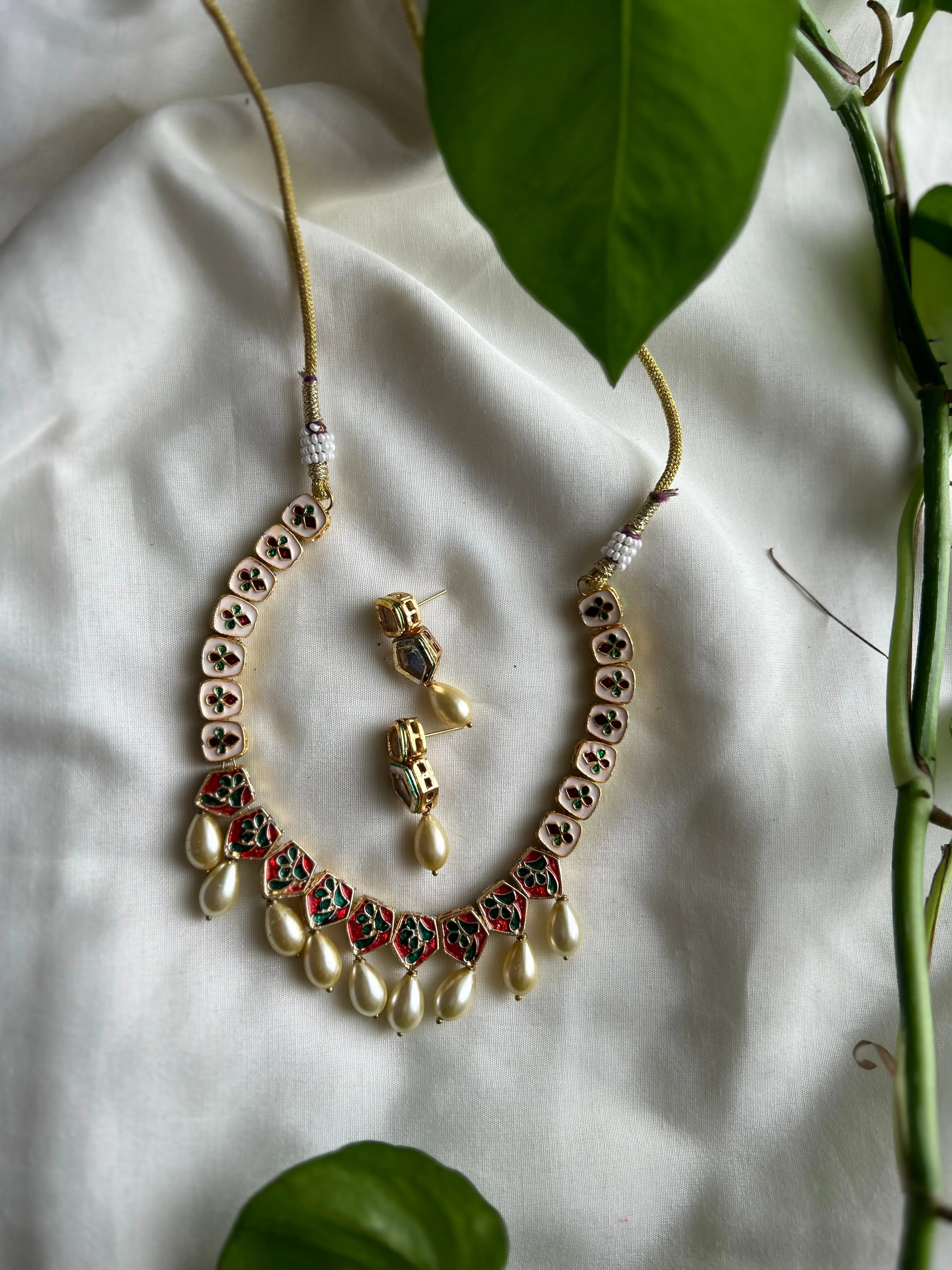 White Pearl Kundan Necklace Set