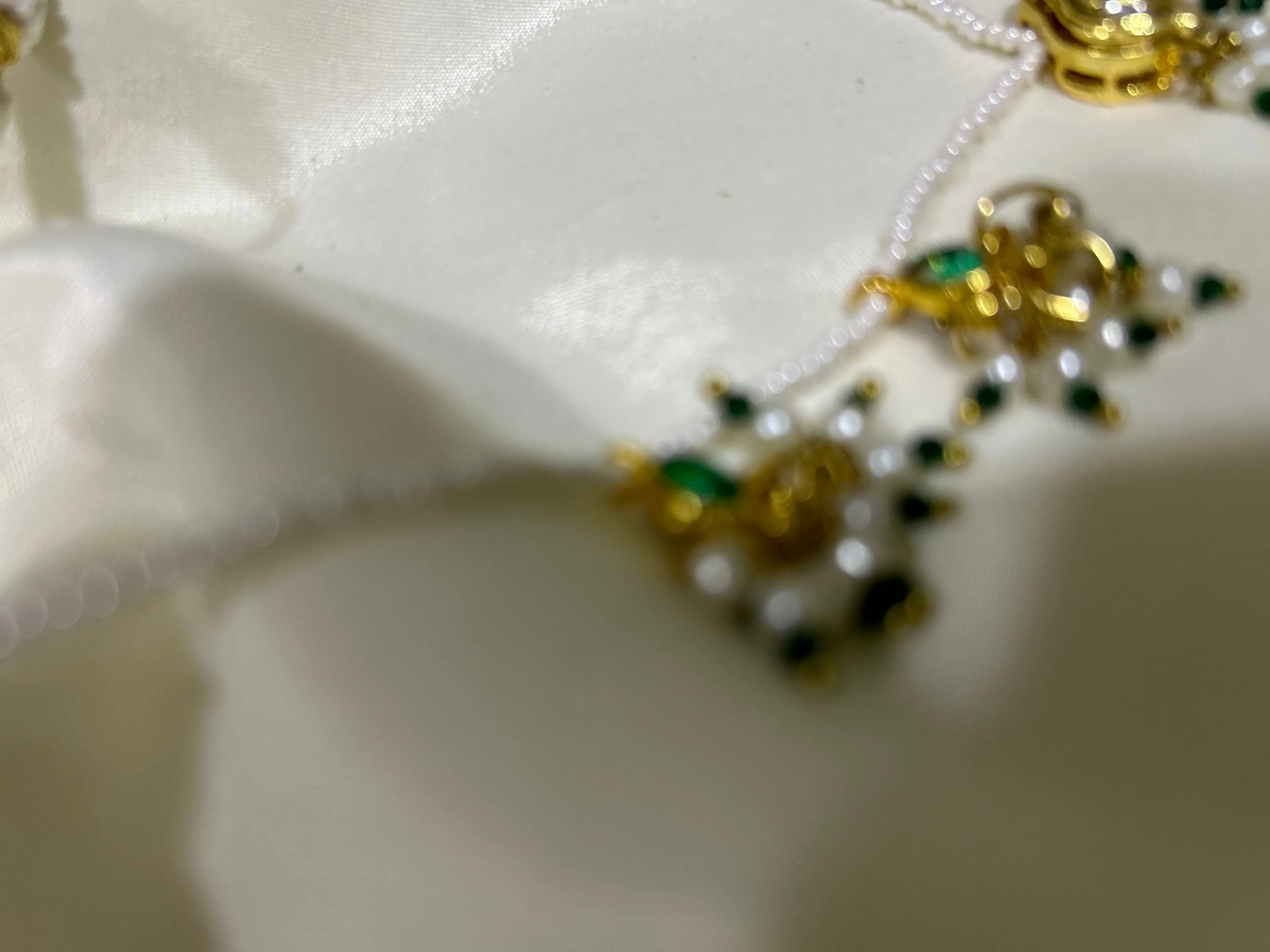 White Pearl Kundan Necklace Set