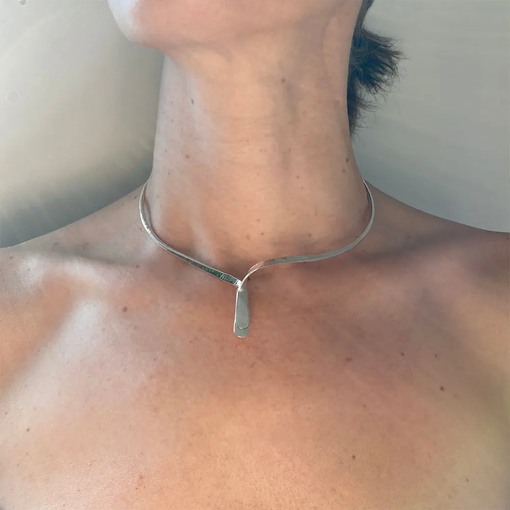 Wishbone collar necklace